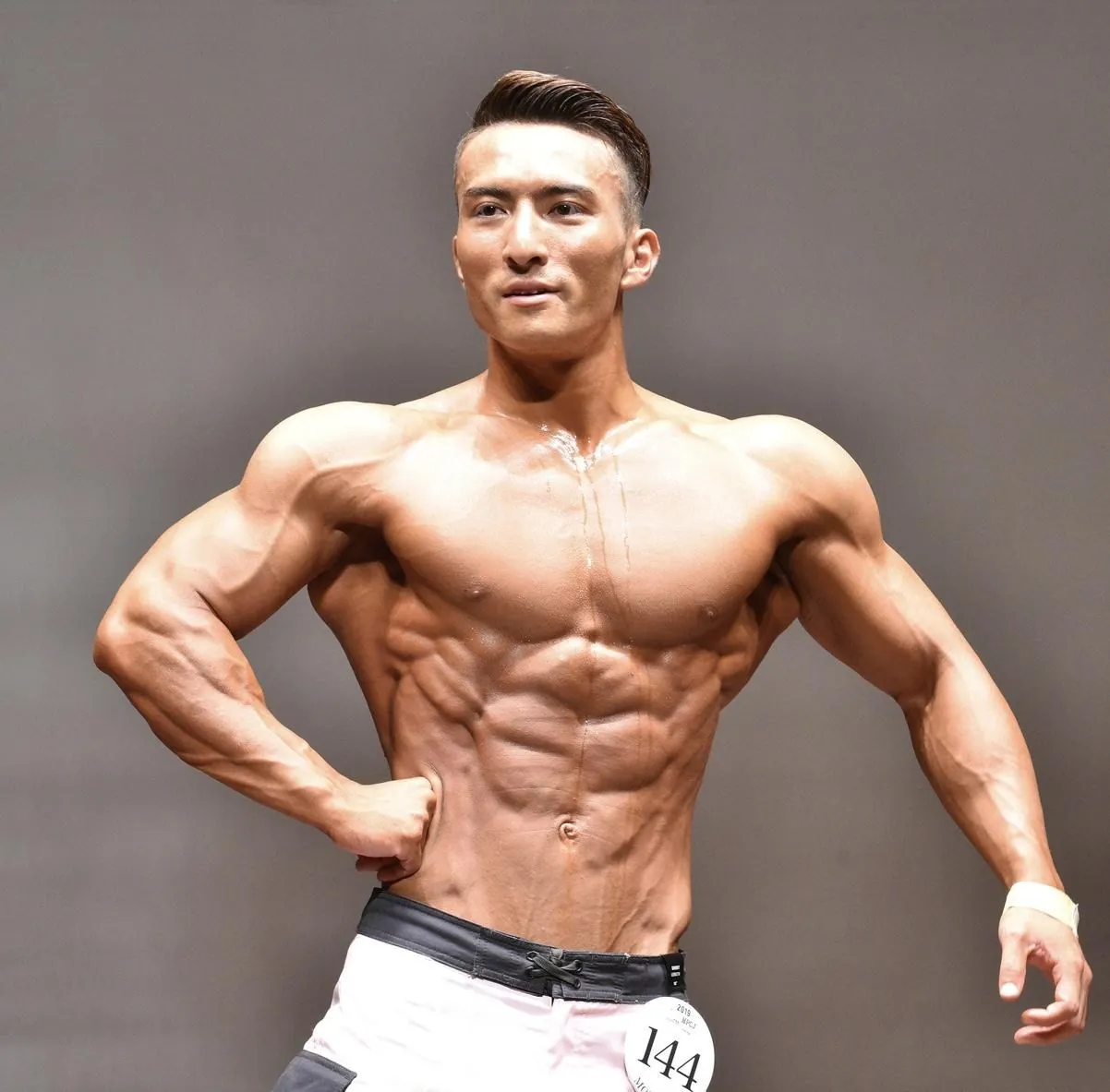 代表 飯野遼也